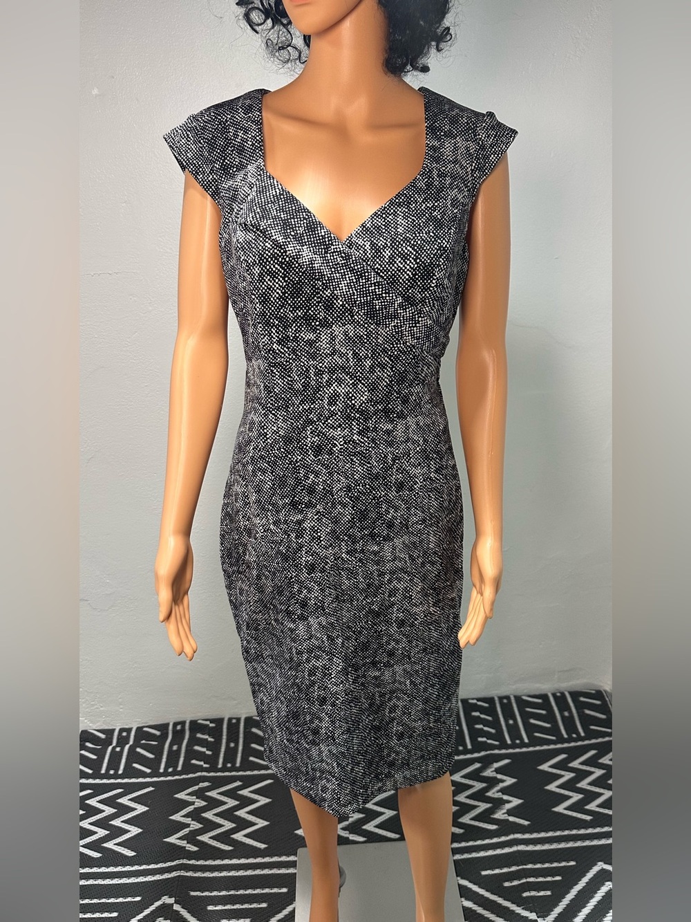 White House Black Market Black & White Textured Sheath Dress (NWOT)